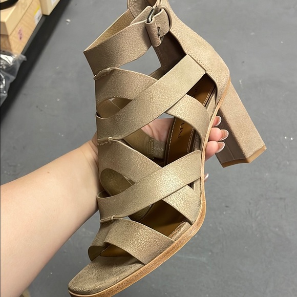 Donald J. Pliner Light Bronze Heeled Sanalds - Picture 3 of 4